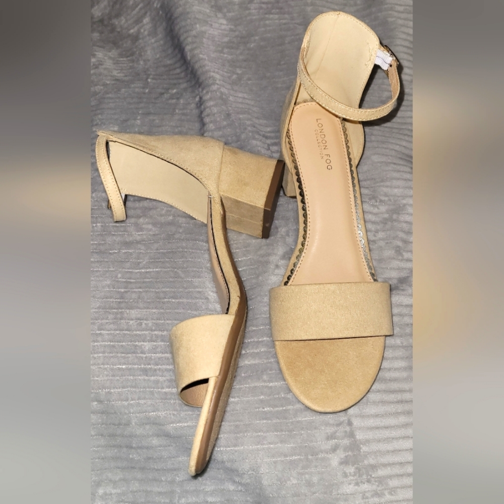 Dress sandals